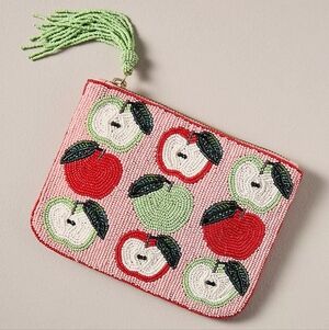 🌼 NWT Anthropologie Fiona apple beaded pouch